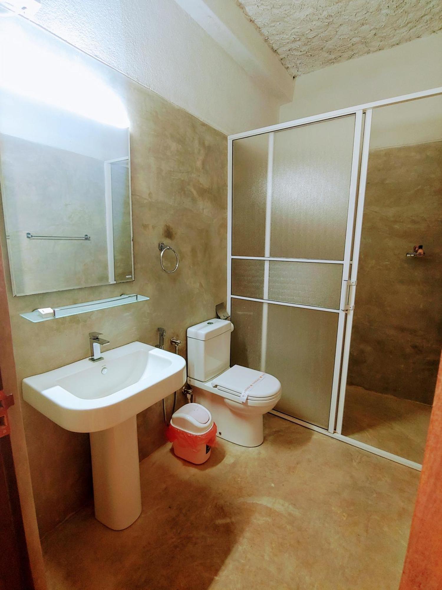 Airport Resort Katunayaka Habitación foto