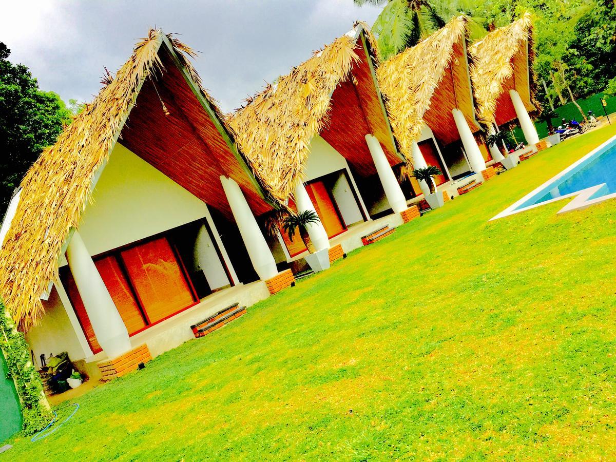 Airport Resort Katunayaka Exterior foto